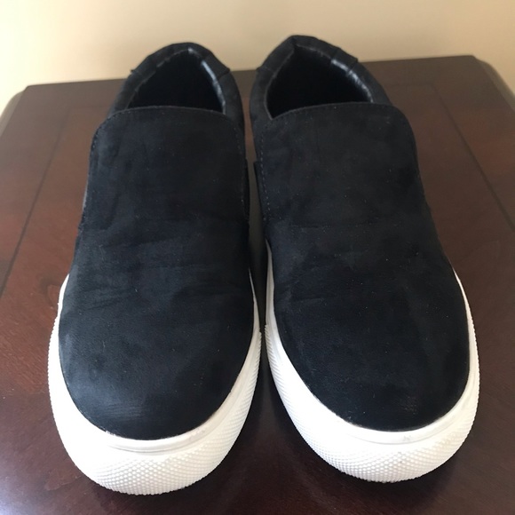 Steve Madden Black Slip On Sneakers Size 6 - Picture 2 of 7